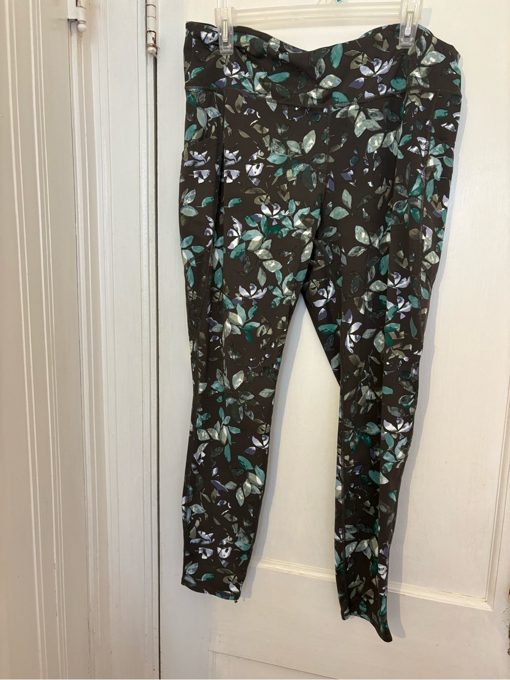 J. Jill Black Leggings with Teal and Mint Leaf Print